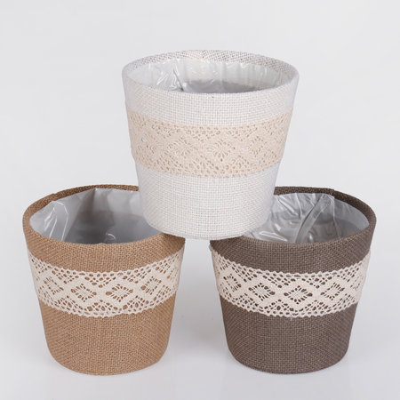 Jute pot cover with lace