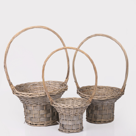 A set of wicker baskets x 3