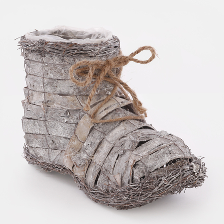 Bleached wicker pot cover – shoe